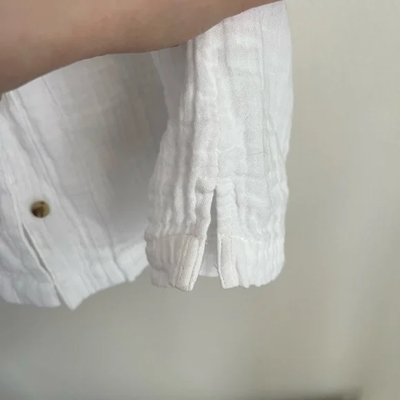 Old Navy Crinkle Gauze Button Down Shirt - Picture 8 of 10